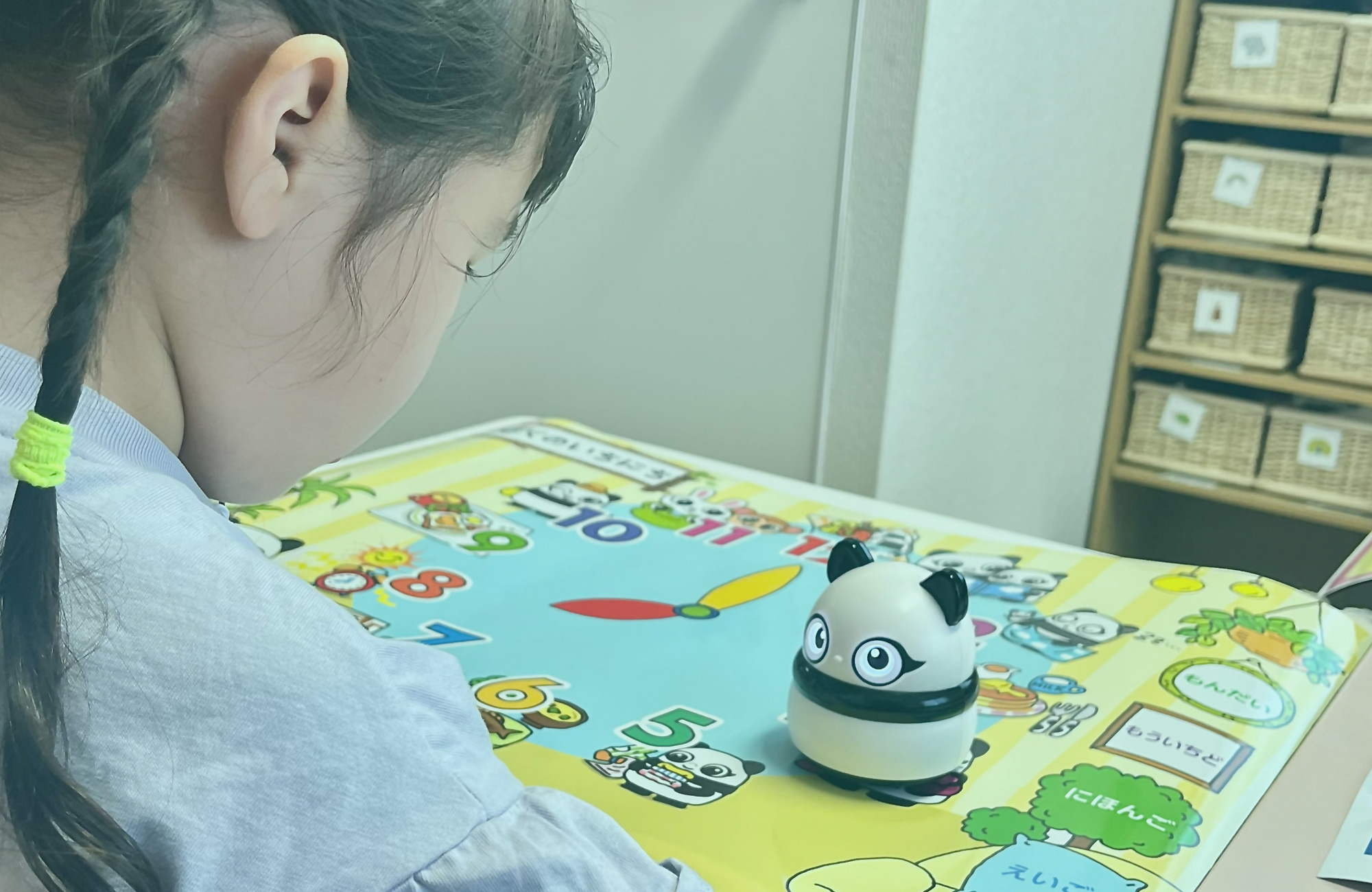 子どもの創造性と発想力を育む知育玩具「おさんぽロボぱんだCODY」